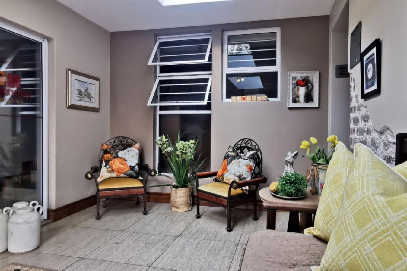 Bokmakierie Gastehuis Emalahleni Pty Ltd エクステリア 写真