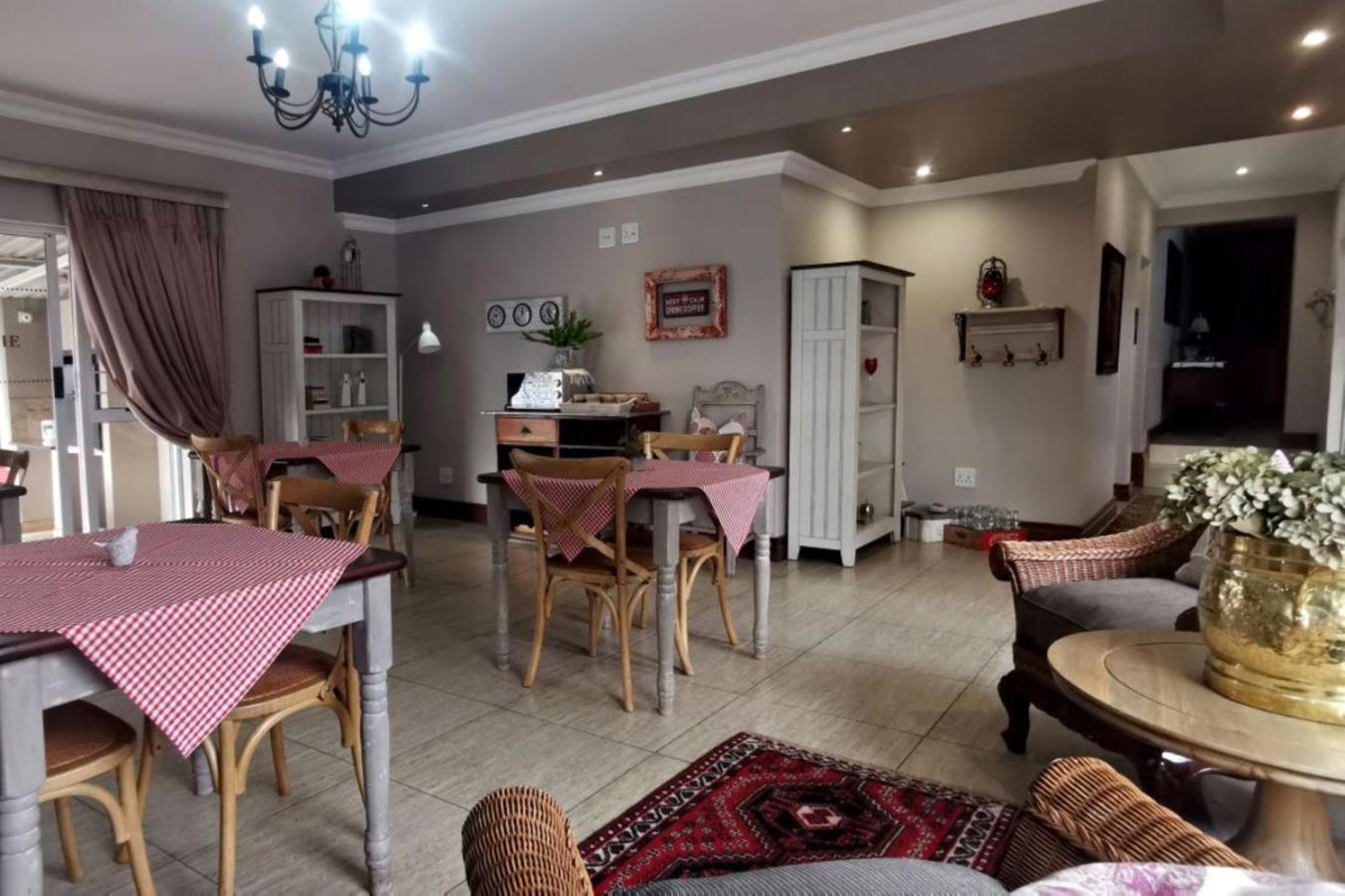 Bokmakierie Gastehuis Emalahleni Pty Ltd エクステリア 写真