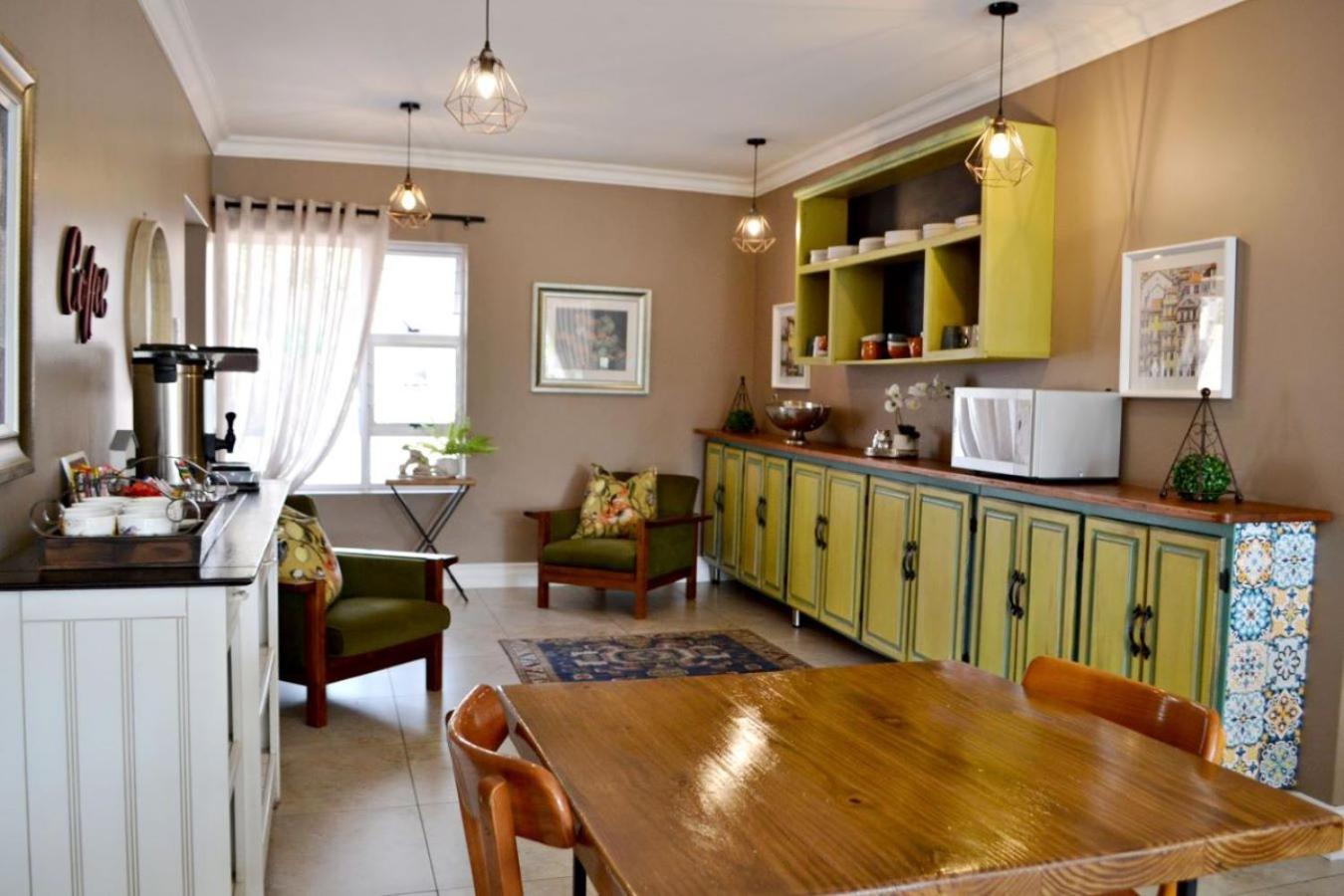 Bokmakierie Gastehuis Emalahleni Pty Ltd エクステリア 写真