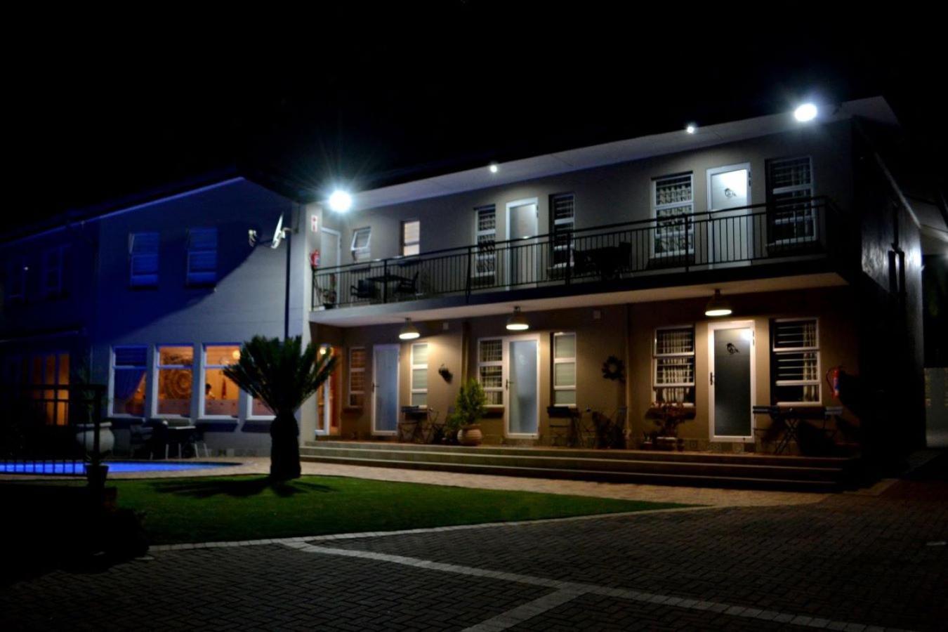Bokmakierie Gastehuis Emalahleni Pty Ltd エクステリア 写真